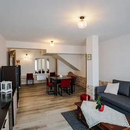 Apartment Full Optional *