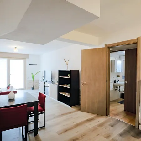 Apartment Full Optional *